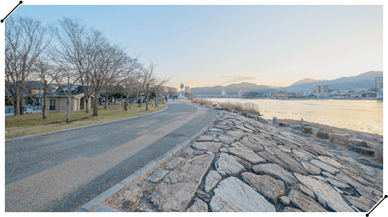 夕照の道